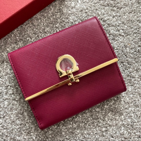 Salvatore Ferragamo women’s wallet NWT - Picture 2 of 7